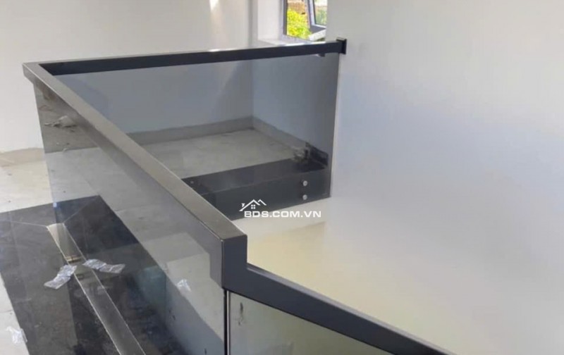Tôi chủ nhà cho thuê nhà lô góc, mới,vỉa hè, 94m2- 5T, Giảng Võ_31 Tr